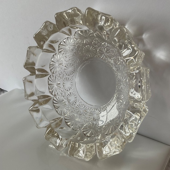 Vintage Heavy Glass Ashtray or Bowl with Candle - Starburst Daisy Pattern - Picture 10 of 14
